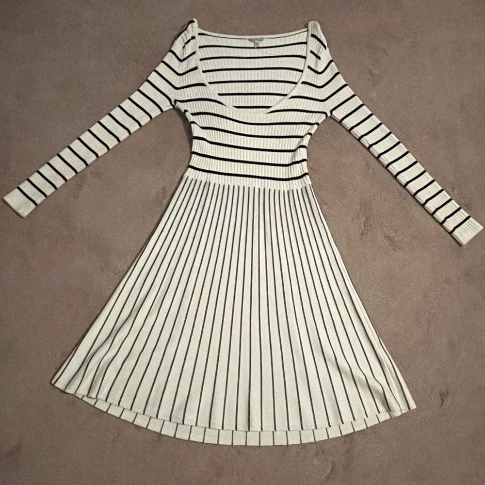 Black and white striped deep plunged dress.